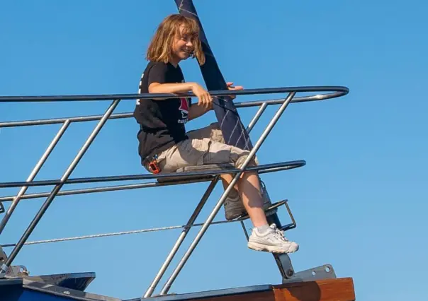 La activista Greta Thunberg navega rumbo a Gaza en misión humanitaria