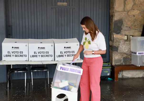 Lorena de la Garza acude a votar y da mensaje por la elección al Poder Judicial