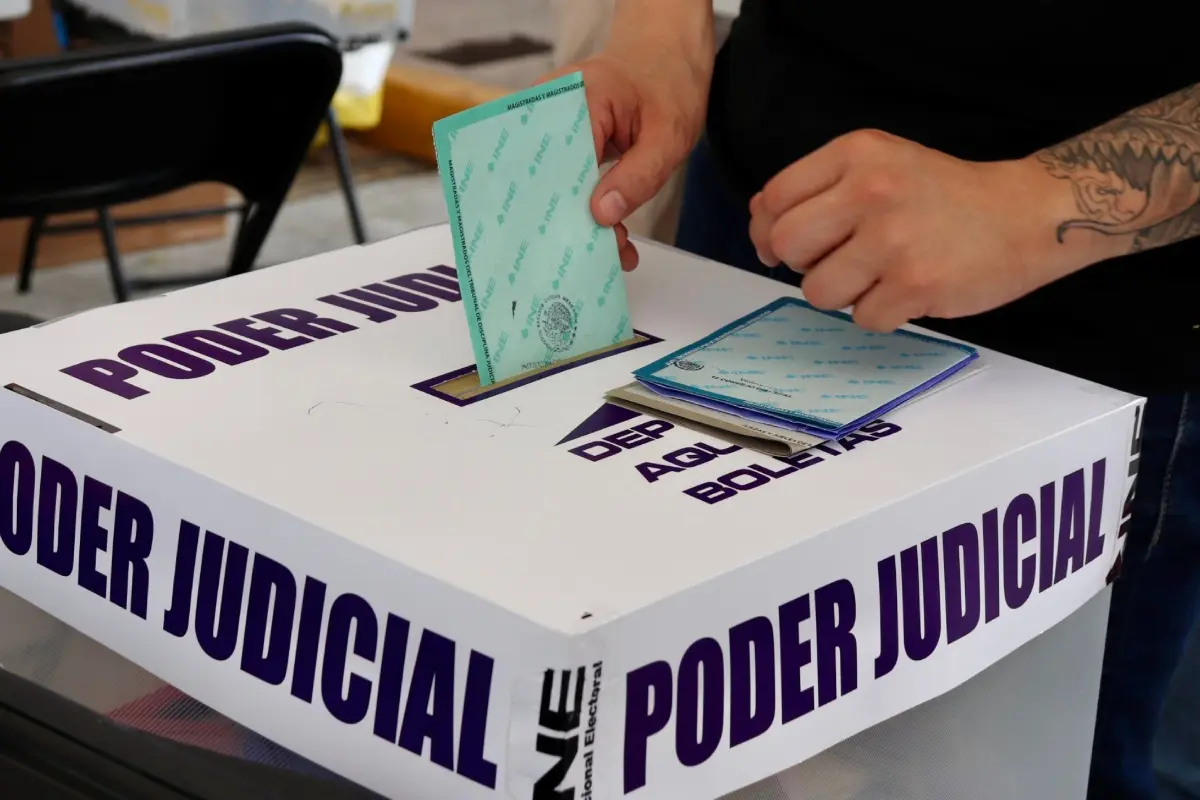 Persona votando en el estado de Veracruz Foto: X(Twitter) @INE_Veracruz