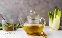 5 beneficios saludables del té de hinojo que no conocías