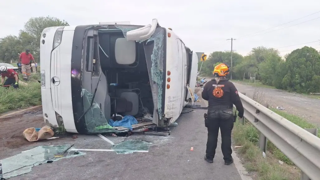11 muertos en volcadura de autobús que viajaba a Tamaulipas