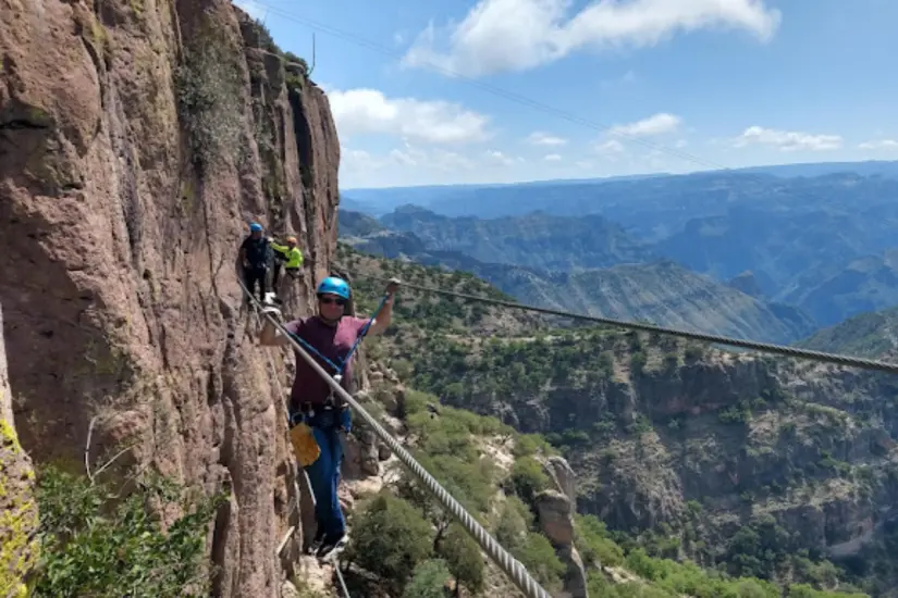 La majestuosidad de las Barrancas del Cobre en Chihuahua convierte a este destino en un lugar imperdible para los viajeros. Foto: Google