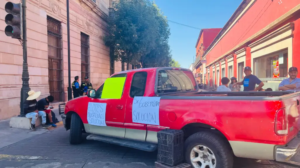 Bloquean calles 20 de Noviembre y Victoria: esta es la razón