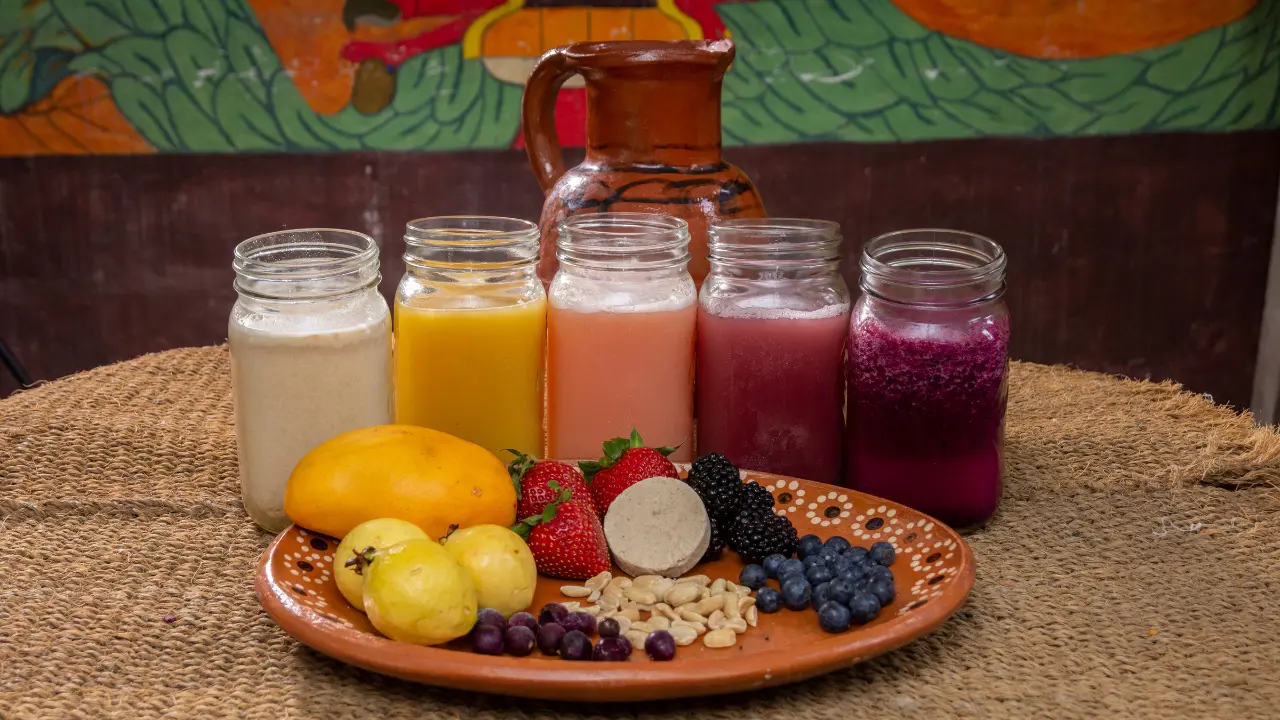 Curados de todos los sabores te esperan en estas joyas pulqueras del Edomex. Foto: Canva