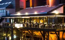 El restaurante de sabor internacional que ofrece una vista espectacular en el Parque Fundidora