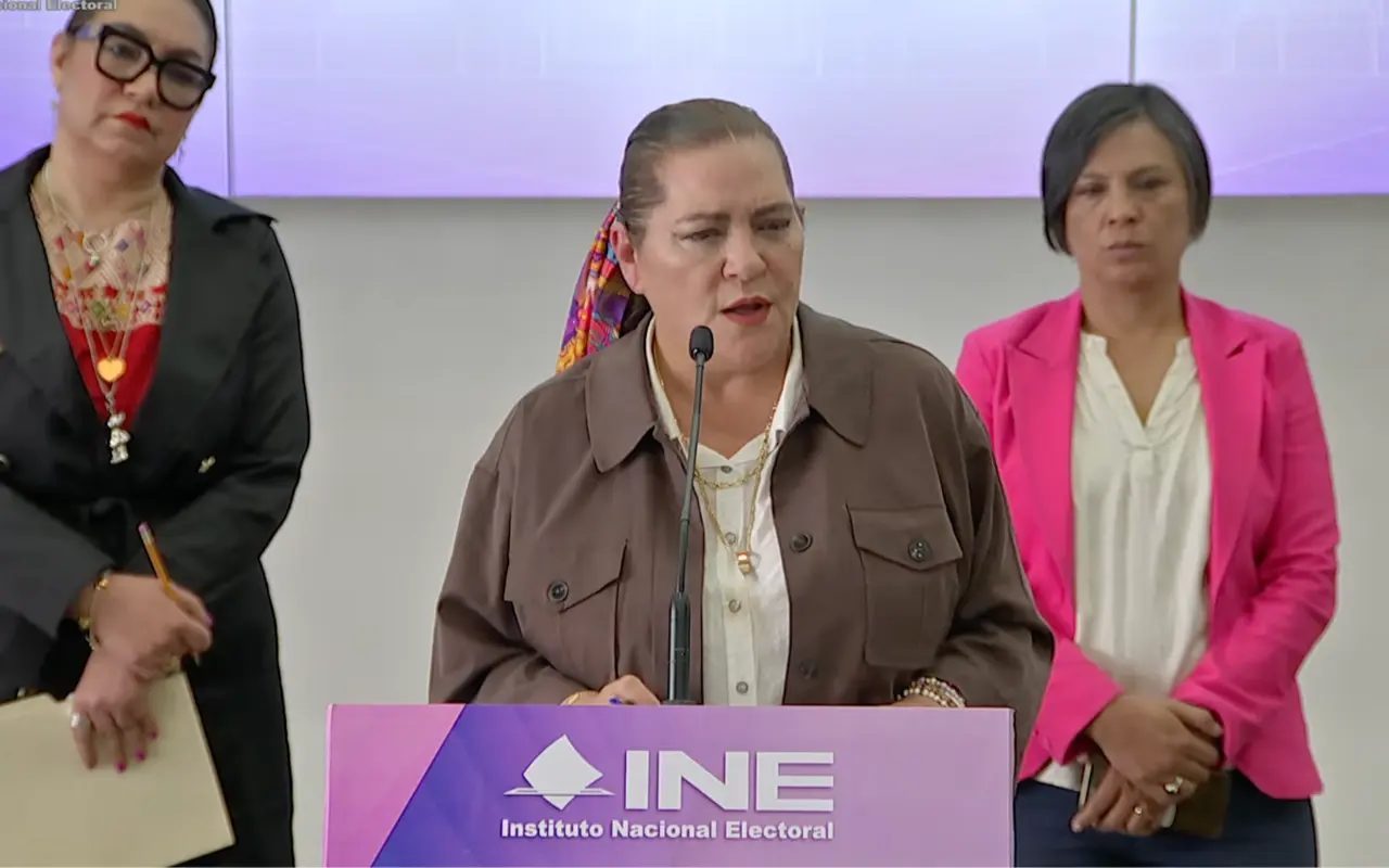 Guadalupe Taddei y consejeras del INE. Captura de pantalla: YouTube (INETV)
