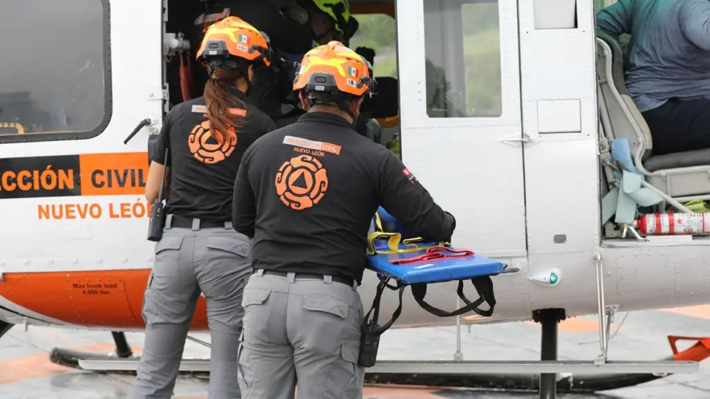 Menores lesionados por volcadura en Hualahuises serán trasladados en helicóptero al Hospital Materno Infantil