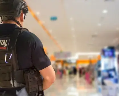 ¡No era un fantasma! Menor se queda atrapado en Coppel de La Paz
