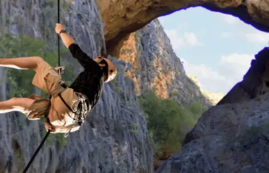 Conoce El Puente de Dios, el lugar perfecto para los amantes del rapel en Nuevo León