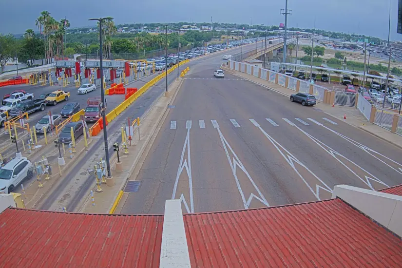 Largas filas en el puente Juárez-Lincoln | Foto: cámaras