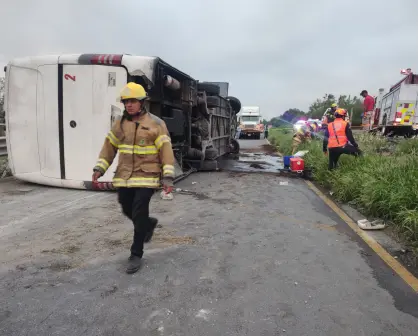 VIDEO | Volcadura en Montemorelos deja al menos 11 muertos y 19 heridos