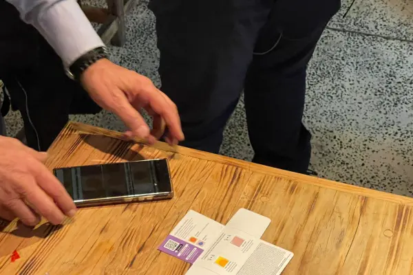 Con esta tarjeta puedes saber si le pusieron droga a tu bebida en CDMX