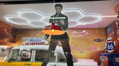 Conoce la cafetería ambientada en los años 50´s y 60´s.