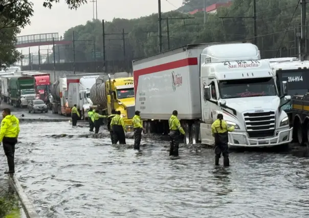 Caos vial en Zaragoza por intensas lluvias: más de 12 horas de labores