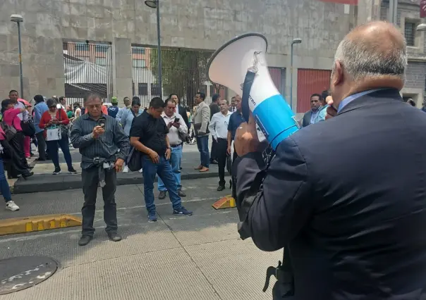 Abogados de CDMX realizan protesta tras paro de juzgados