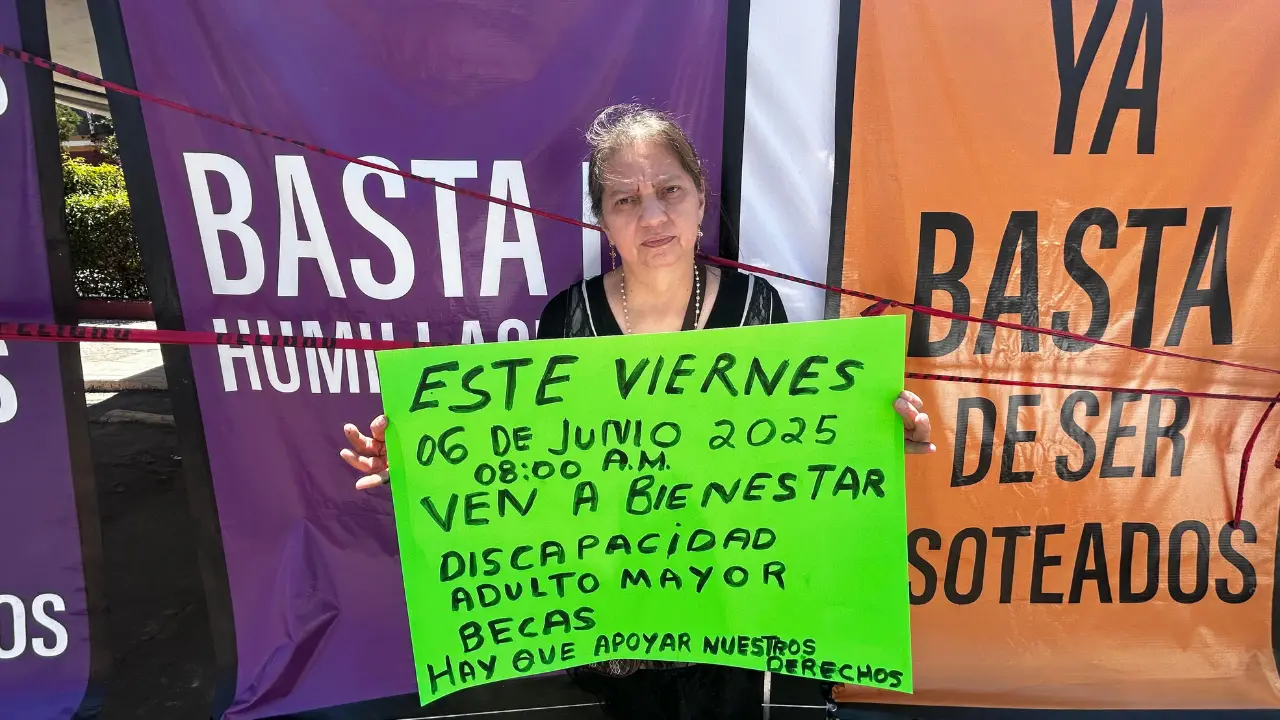 Continúa el plantón en la Delegación de Bienestar Durango. Foto: Alejandro Ávila.