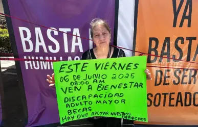 Lucha de manifestantes en Bienestar Durango: unos bloquean el edificio y otros exigen que abran
