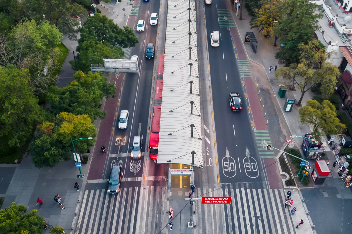 Avenida Insurgentes de CDMX. Foto: Canva
