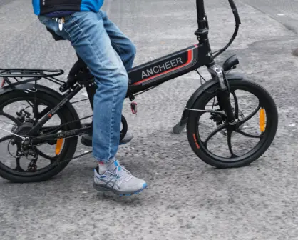 ¿Necesitas licencia para manejar una bicicleta eléctrica en CDMX? Esto dice la ley