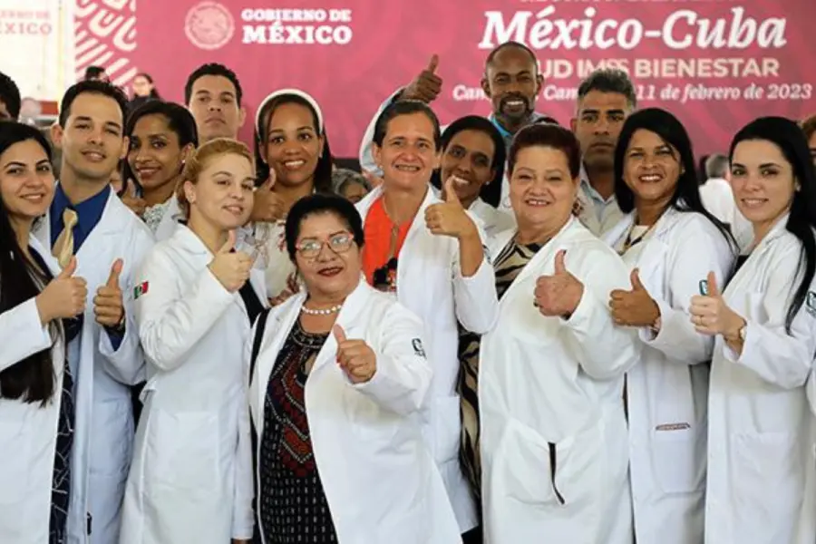Claudia Sheinbaum niega trabajo forzoso de médicos cubanos ante restricciones de visas de EU