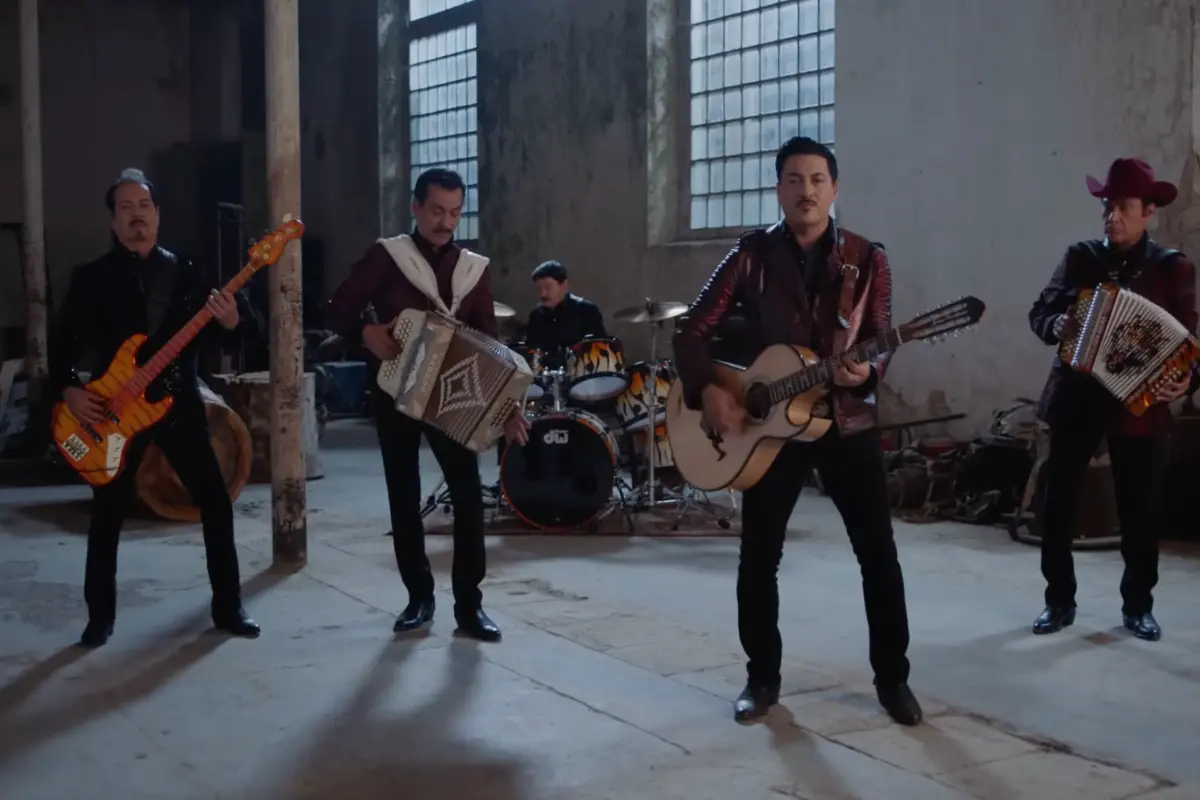 Los Tigres del Norte: entre Corridos y “excesos Millonarios” (Foto: YouTube, Los Tigres del Norte / Canva)