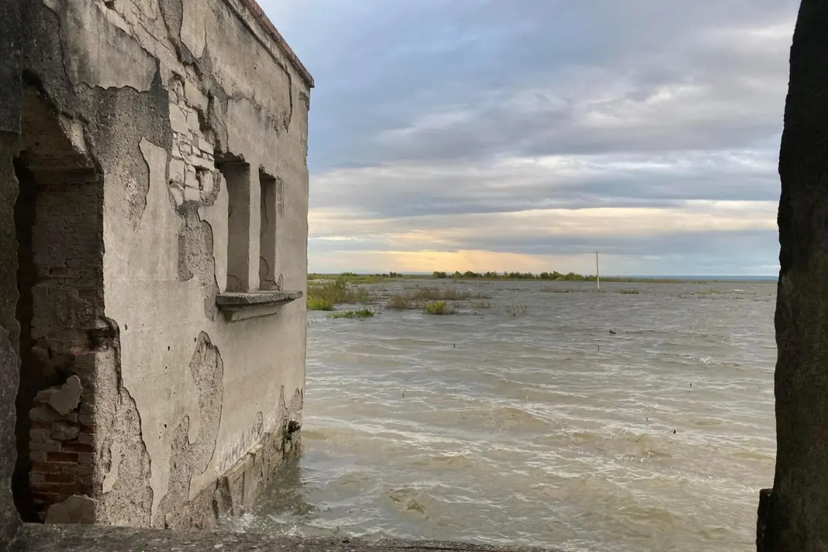 El Gobierno del Estado de Tamaulipas ha implementado operativos de vigilancia intensiva en el sistema lagunario, ante el incremento de tomas clandestinas de agua. Foto: COMAPA