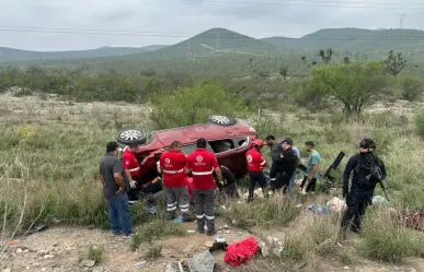 Choque entre camionetas en Salinas Victoria deja 11 heridos, entre ellos un bebé