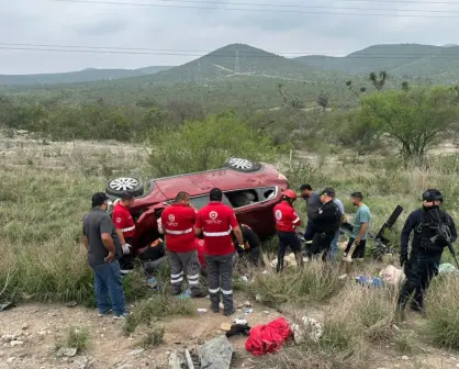 Choque entre camionetas en Salinas Victoria deja 11 heridos, entre ellos un bebé