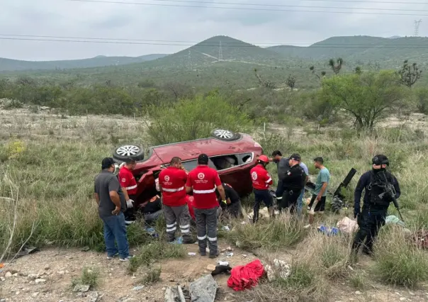 Choque entre camionetas en Salinas Victoria deja 11 heridos, entre ellos un bebé