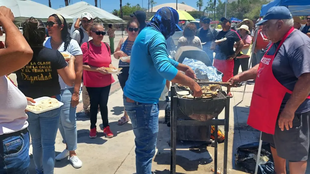 Con pescado asado, inicia la lucha de pescadores para exigir trato digno del gobierno