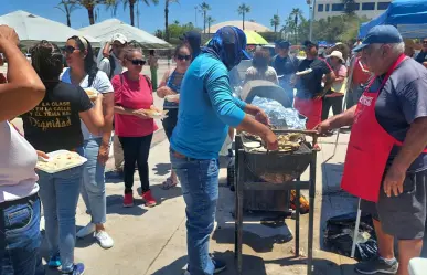 Con pescado asado, inicia la lucha de pescadores para exigir trato digno del gobierno