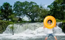 Este río en Aldama forma un mágico balneario de aguas turquesas para disfrutar con la familia