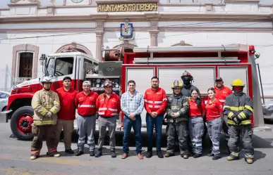 Raúl Cantú entrega nuevo camión de bomberos en Salinas Victoria