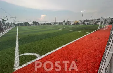 Félix Arratia entrega cancha de fútbol a vecinos de San Francisco en Juárez