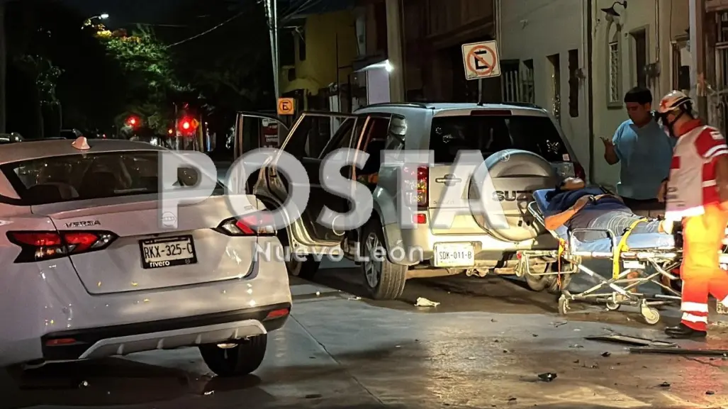 Choque deja 2 heridos en la colonia Independencia de Monterrey