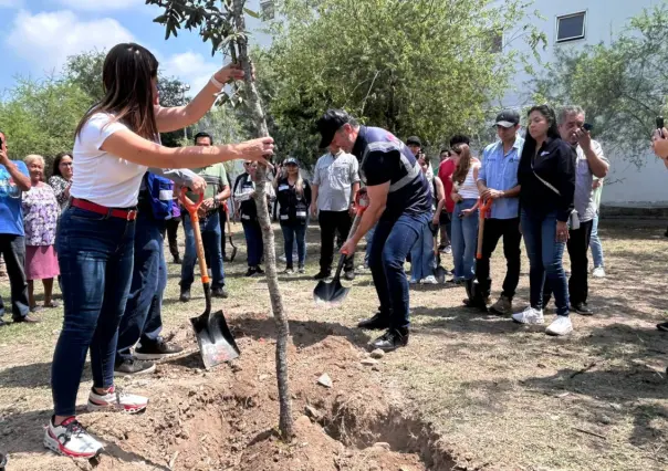 Adrián de la Garza plantará más de 85 mil árboles en Monterrey