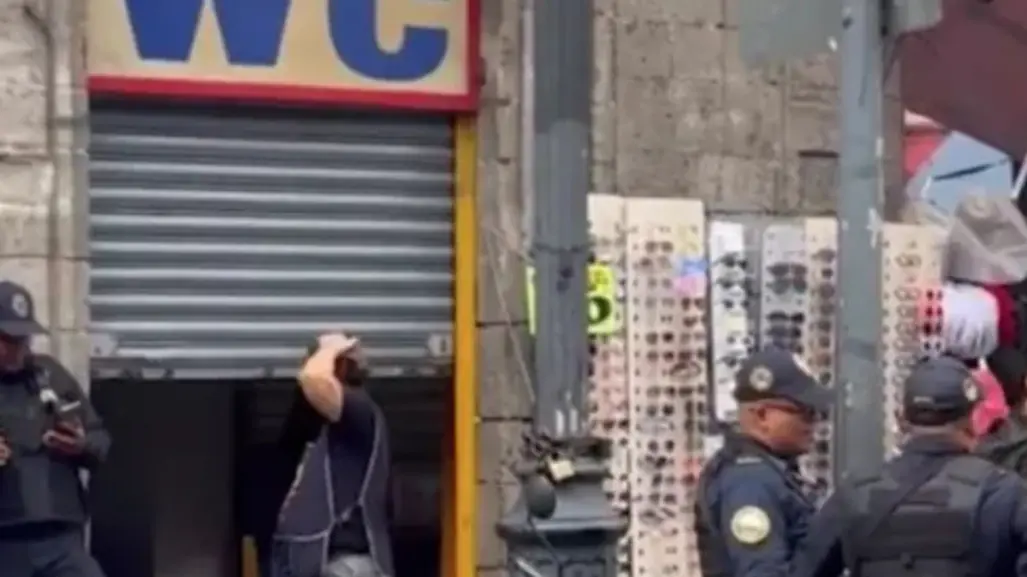 Hallan mujer sin vida en baños públicos del Centro Histórico de CDMX