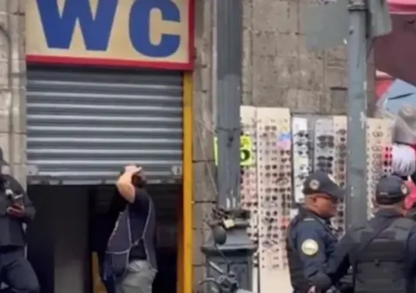 Hallan mujer sin vida en baños públicos del Centro Histórico de CDMX