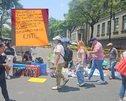 Comerciantes mazahuas de CDMX denuncian desplazamiento por plantón de la CNTE en el Zócalo