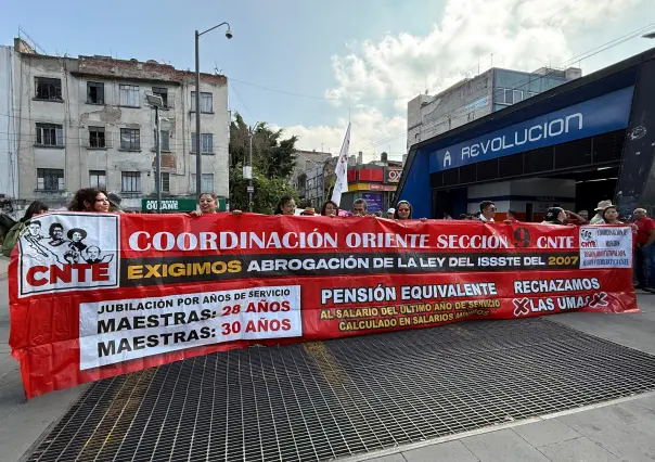 CNTE marcha a las oficinas del ISSSTE en CDMX, exigen abrogación de la ley de 2007