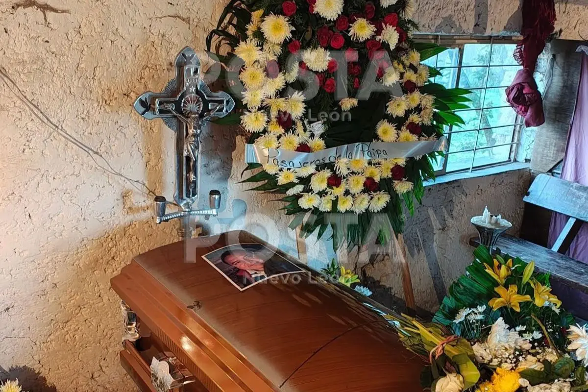 Despedida de Leonardo Ceja Vázquez, operador del autobús volcado en Hualahuises, Nuevo León Foto: POSTAMX