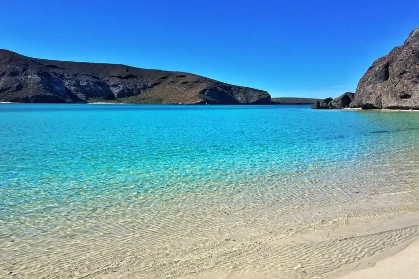 Este verano 2025, descubre las mejores playas en México que prometen aventuras inolvidables para todos los viajeros. Foto: Canva