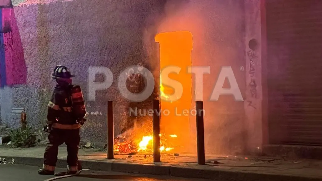 Incendio en casa abandonada desata caos en el centro de Monterrey
