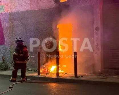 Incendio en casa abandonada desata caos en el centro de Monterrey