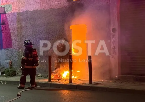 Incendio en casa abandonada desata caos en el centro de Monterrey