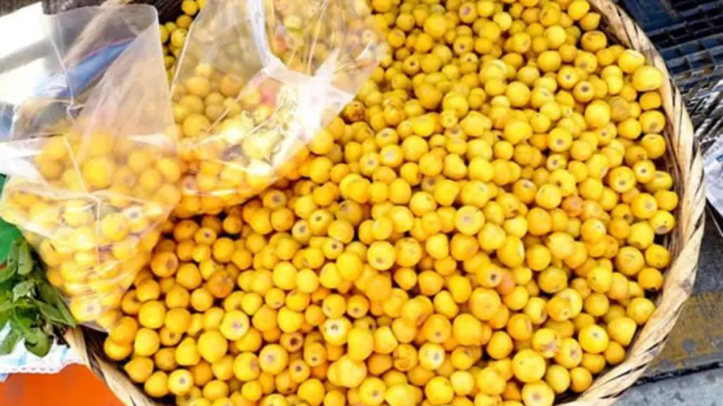 Luce una piel 20 años más joven con el agua de esta fruta que tienes en tu cocina