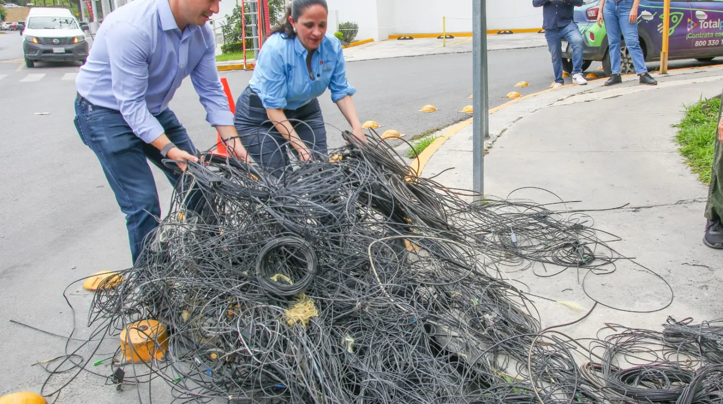 Este hecho forma parte del programa Monterrey Limpio, que es eliminar al menos un millón de metros lineales. Foto: Gobierno de Monterrey.