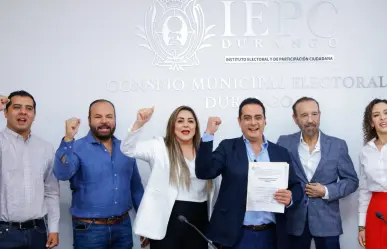 Toño Ochoa recibe constancia de mayoría y es el primer alcalde reelecto de Durango
