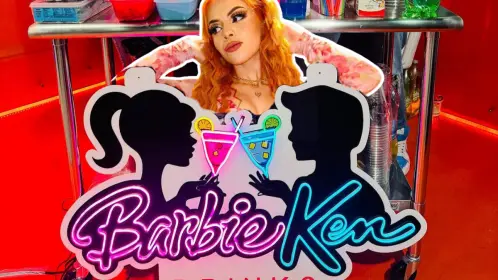 La Barbie de Tepito abre nuevo negocio de micheladas, conoce Barbie Ken Drinks
