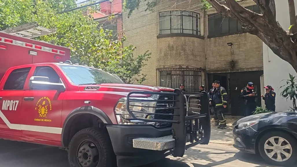 Cae barda en vivienda de la colonia Narvarte; no se reportan lesionados